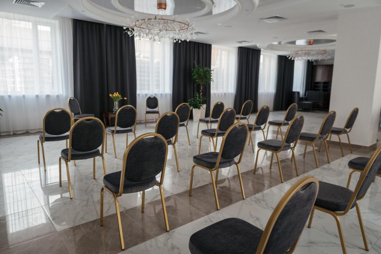 Optima Collection Bergshloss Rivne Extérieur photo