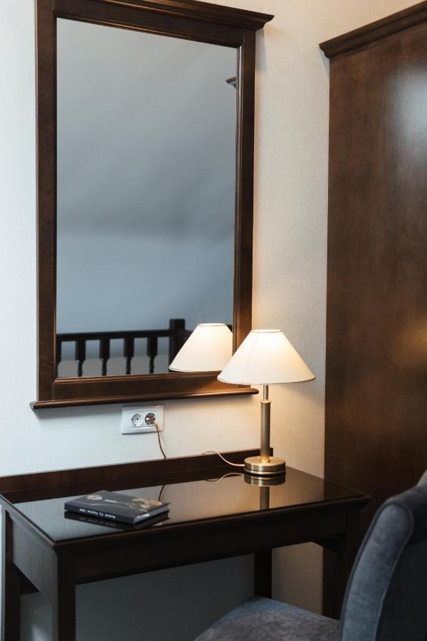 Optima Collection Bergshloss Rivne Extérieur photo